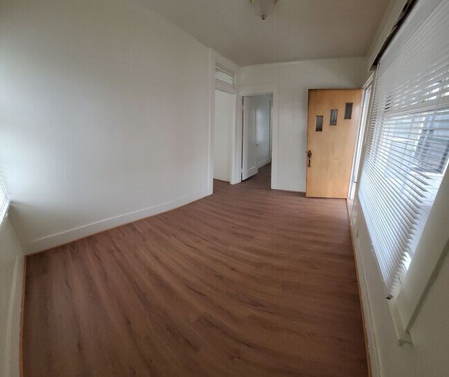Foto del edificio - 2 bed 1 bath 1 car garage home cottage in ...