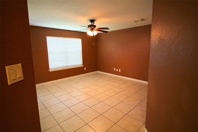 Building Photo - 2117 Whittier Dr