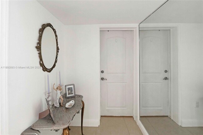 Foto del edificio - 10211 SW 80th St