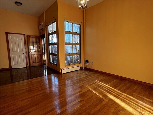 Foto del edificio - 5-16 Woodward Ave