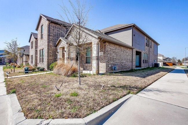 Photo - 6721 Farsight Dr House