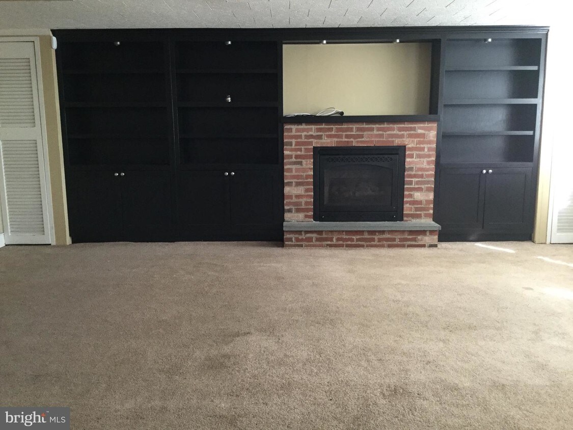 Foto principal - 982 Greenbriar Dr