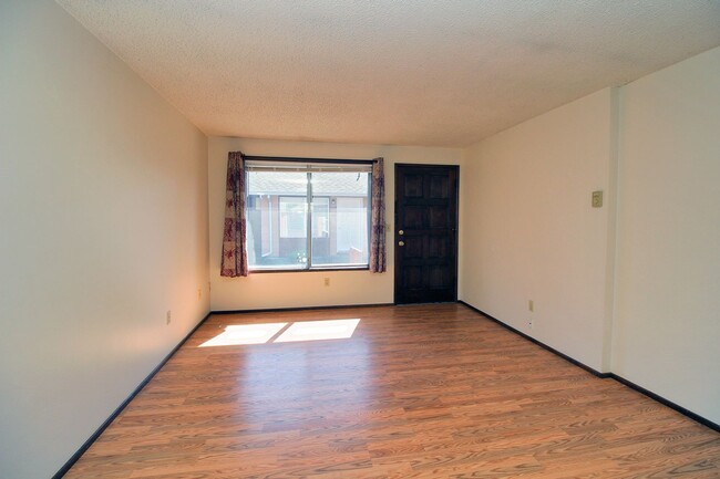 Building Photo - 2639-2639 SE 119th Ave
