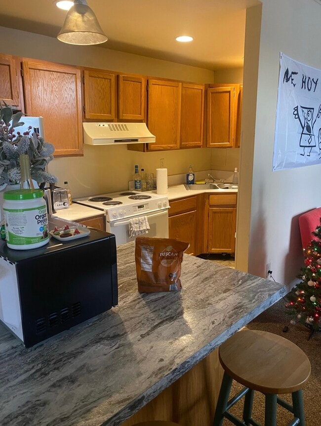 Building Photo - 26 W Hollister St