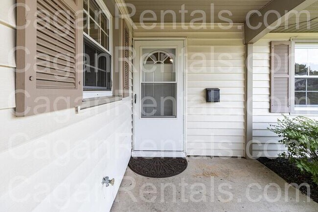 Building Photo - 27 Crestview Dr