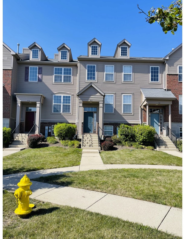 42 Village Station Ln, Grayslake, IL 60030 Townhome Rentals in