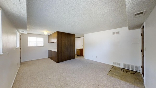 Foto del edificio - 2 bed, 1 bath Apartment