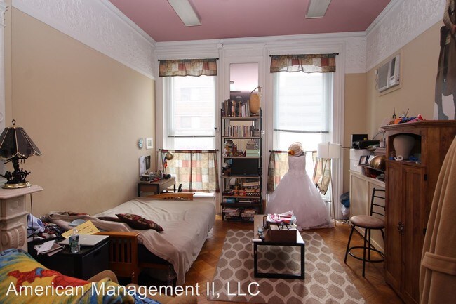 Building Photo - 1023 St Paul St