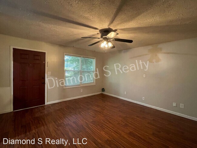 Building Photo - 3 br, 1 bath House - 3057 West Harrison St...