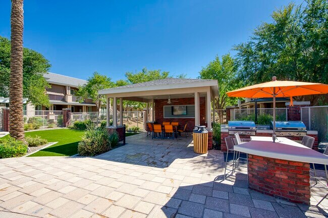 Foto del edificio - Highland Groves at Morrison Ranch Apartments
