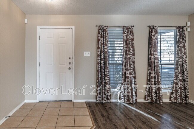 Foto del edificio - 11710 Wayward Daisy