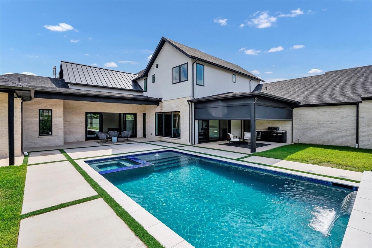 Photo - 7533 Royal Place -