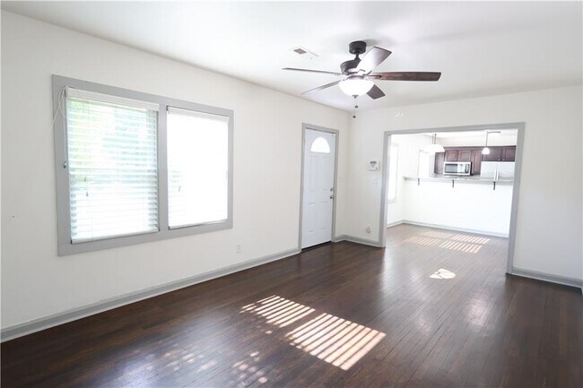 Foto del edificio - 1997 Meadow Ln