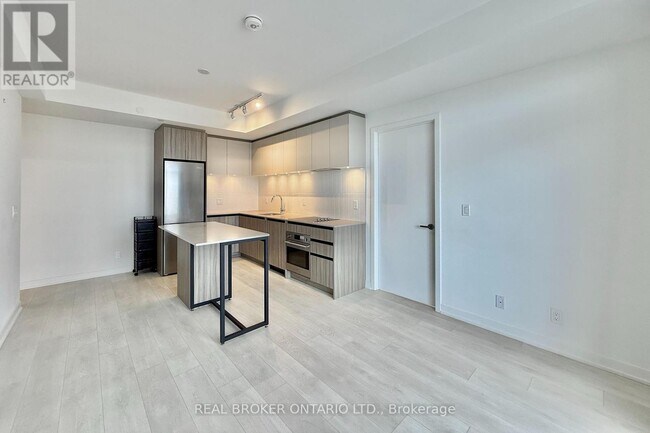 Photo du bâtiment - 7950 Bathurst St
