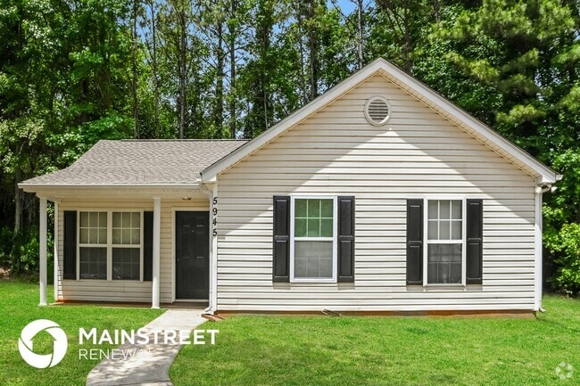 Building Photo - 5945 Hamilton Oaks Dr