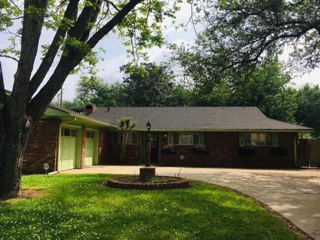 Foto del edificio - 1107 Lancaster Dr