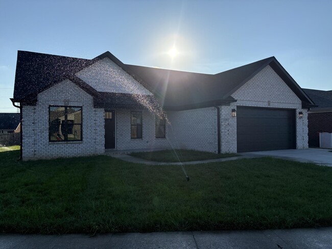 Building Photo - 129 Squires Way