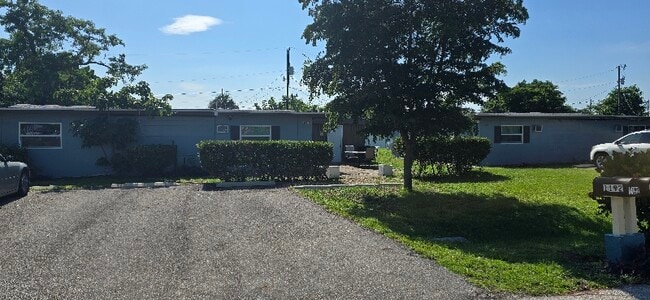 Building Photo - 1190 Westwood Dr