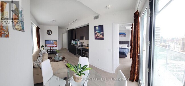 Photo du bâtiment - 3900 Confederation Pkwy