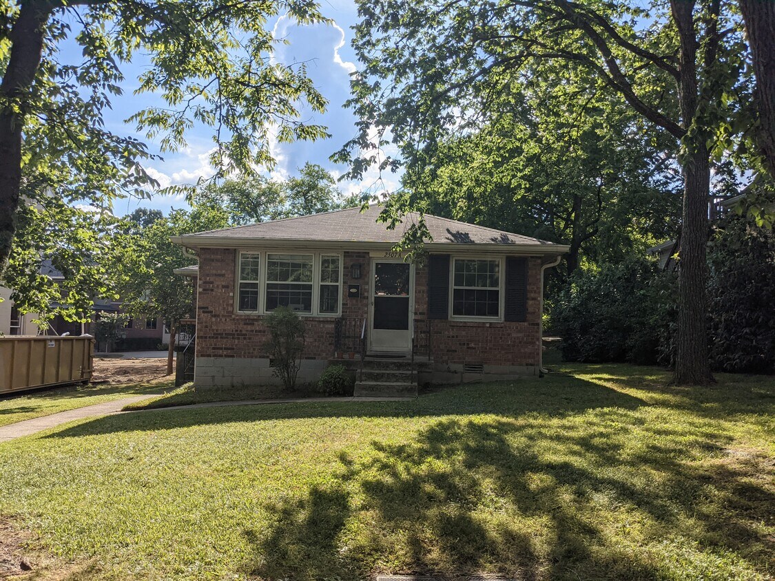 Primary Photo - 2507 Oakland Ave
