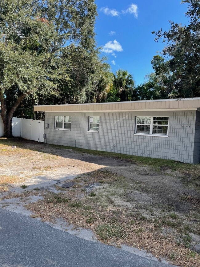 Building Photo - 2704 W Mississippi Ave