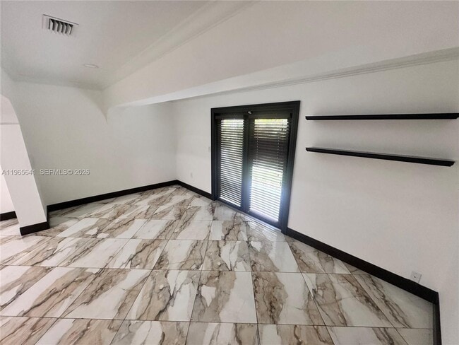 Foto del edificio - 3994 Estepona Ave