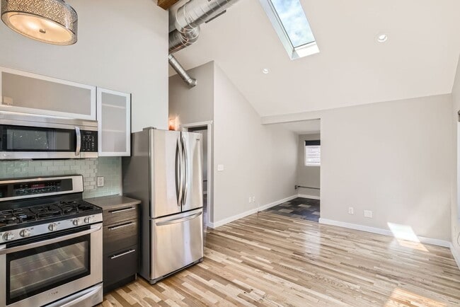 Building Photo - Adorable 2Bed/2Bath Home in Congress Park