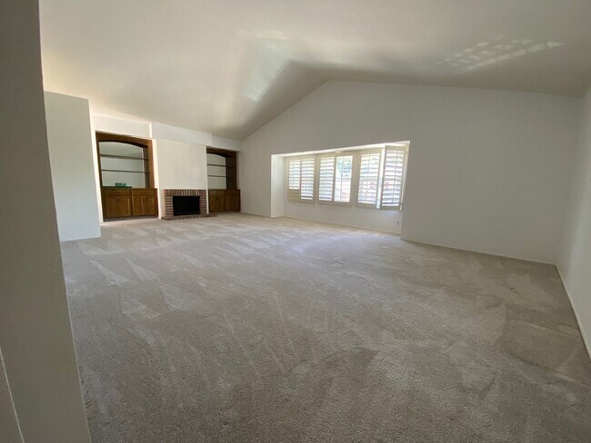 Foto del edificio - ALMADEN VALLEY - Sharp home with 4 large bedrooms (plus bonus room) and 3 full bathrooms, pool.