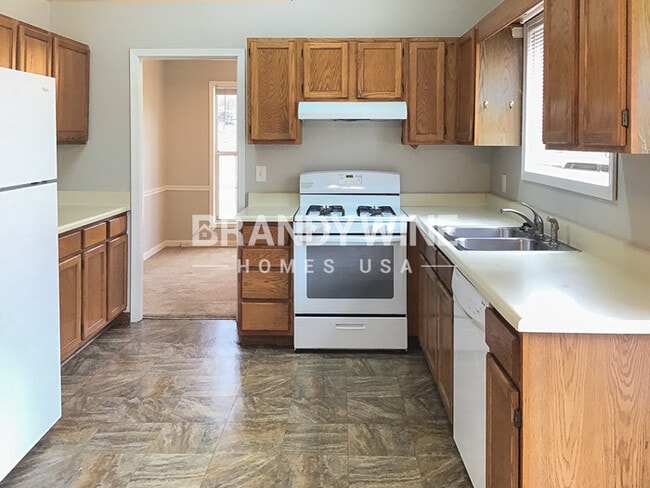 Building Photo - 5900 Homestead Cir