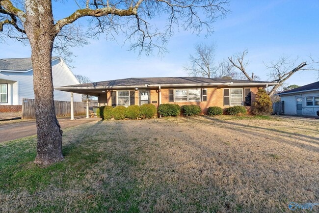 Building Photo - 2106 Windover Dr NE