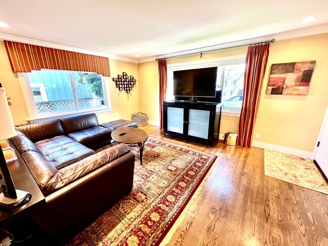 Foto del edificio - Available NOW! Single Family Unit in Pacif...