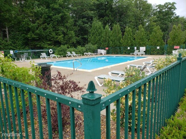 Building Photo - 20 Cabernet Dr