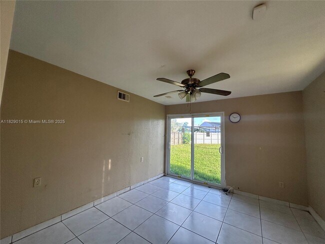 Foto del edificio - 27170 SW 121st Ct