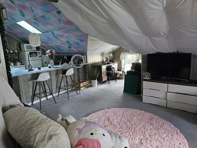 Building Photo - 2111 Fairhaven Cir NE