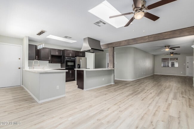 Building Photo - 1512 W Estrella Dr