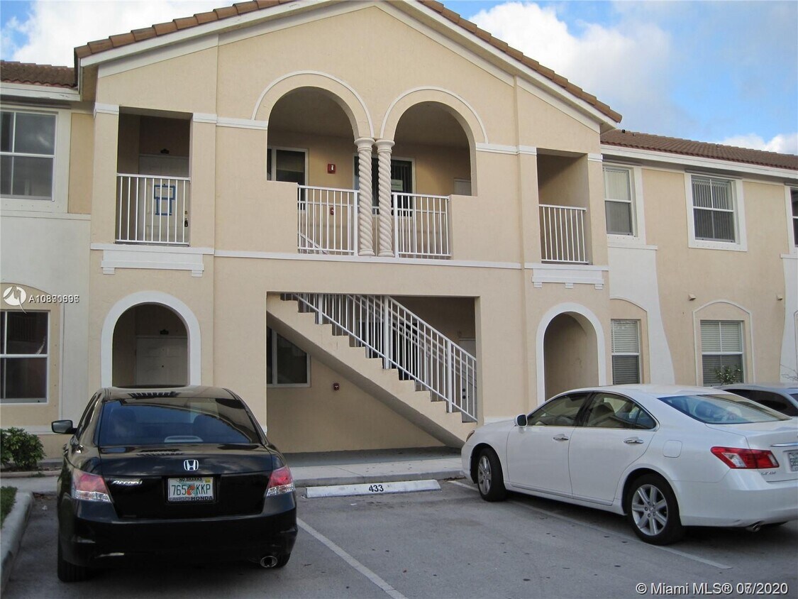 2903 SE 17th Ave Unit 100, Homestead, FL 33035 Room for Rent in Homestead, FL