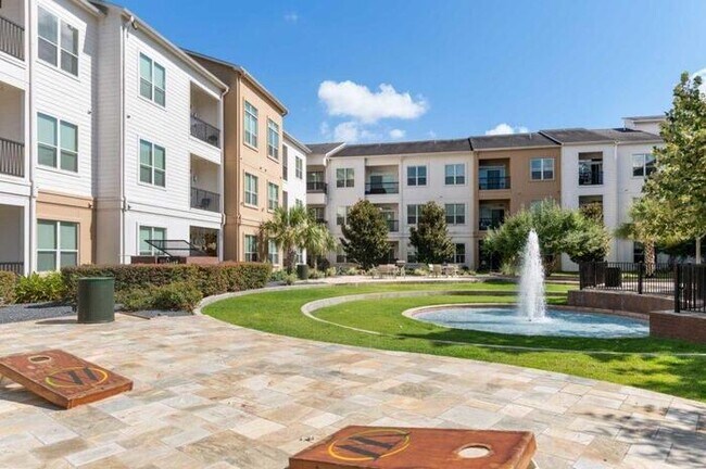 Foto del edificio - 1755 Cres Plaza Dr