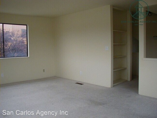 Building Photo - 1021 Hilby Ave
