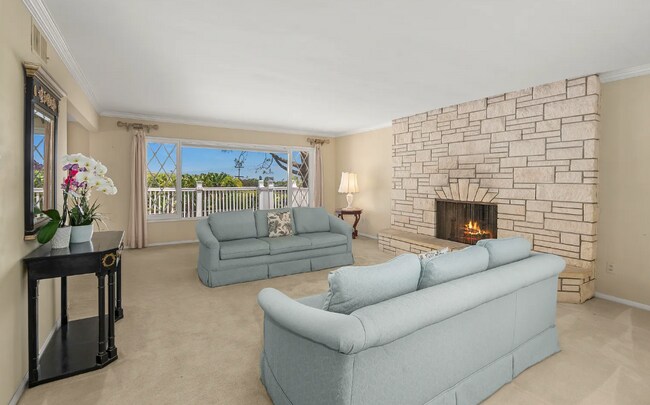 Building Photo - 6401 La Jolla Scenic Dr S