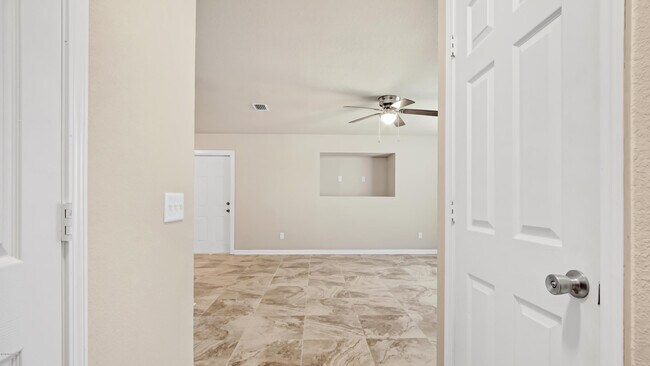 Building Photo - 1027 N Church Ave