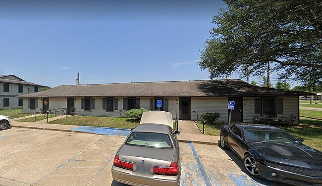 Building Photo - 1100 S Adams St
