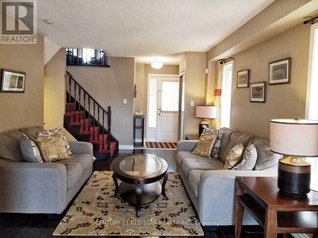 Photo du bâtiment - 1476 Spring Garden Ct