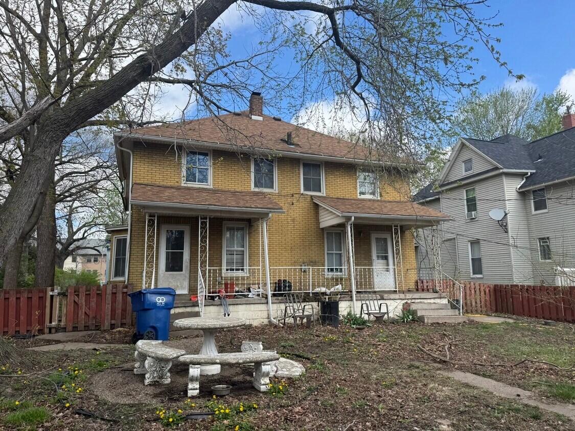 Foto del edificio - 915 W 14th St