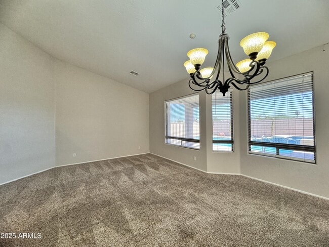 Building Photo - 673 S Peppertree Dr