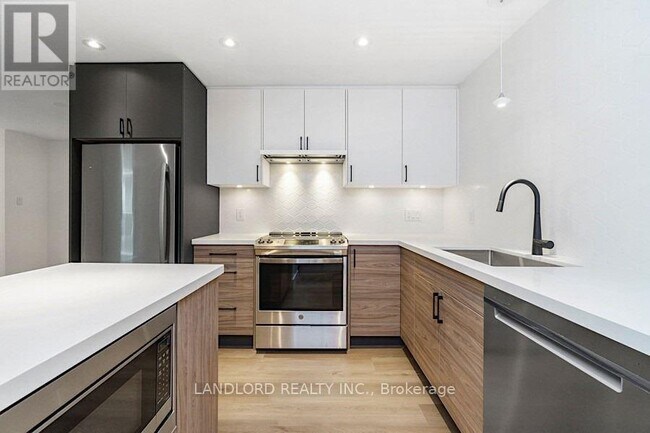 Photo du bâtiment - 278 Bloor St E