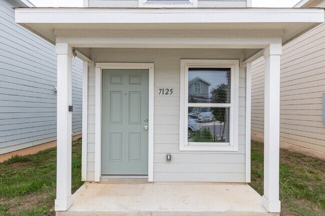 Building Photo - 7125 Elm Cv