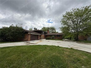 Building Photo - 3776 Dorset Dr