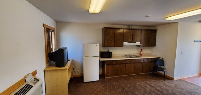 Building Photo - 302 2nd St