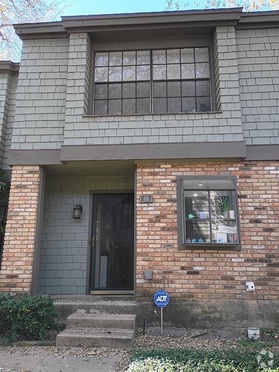 Building Photo - 7122 Wood Hollow Dr
