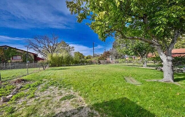 Building Photo - 1025 Tyler Ave